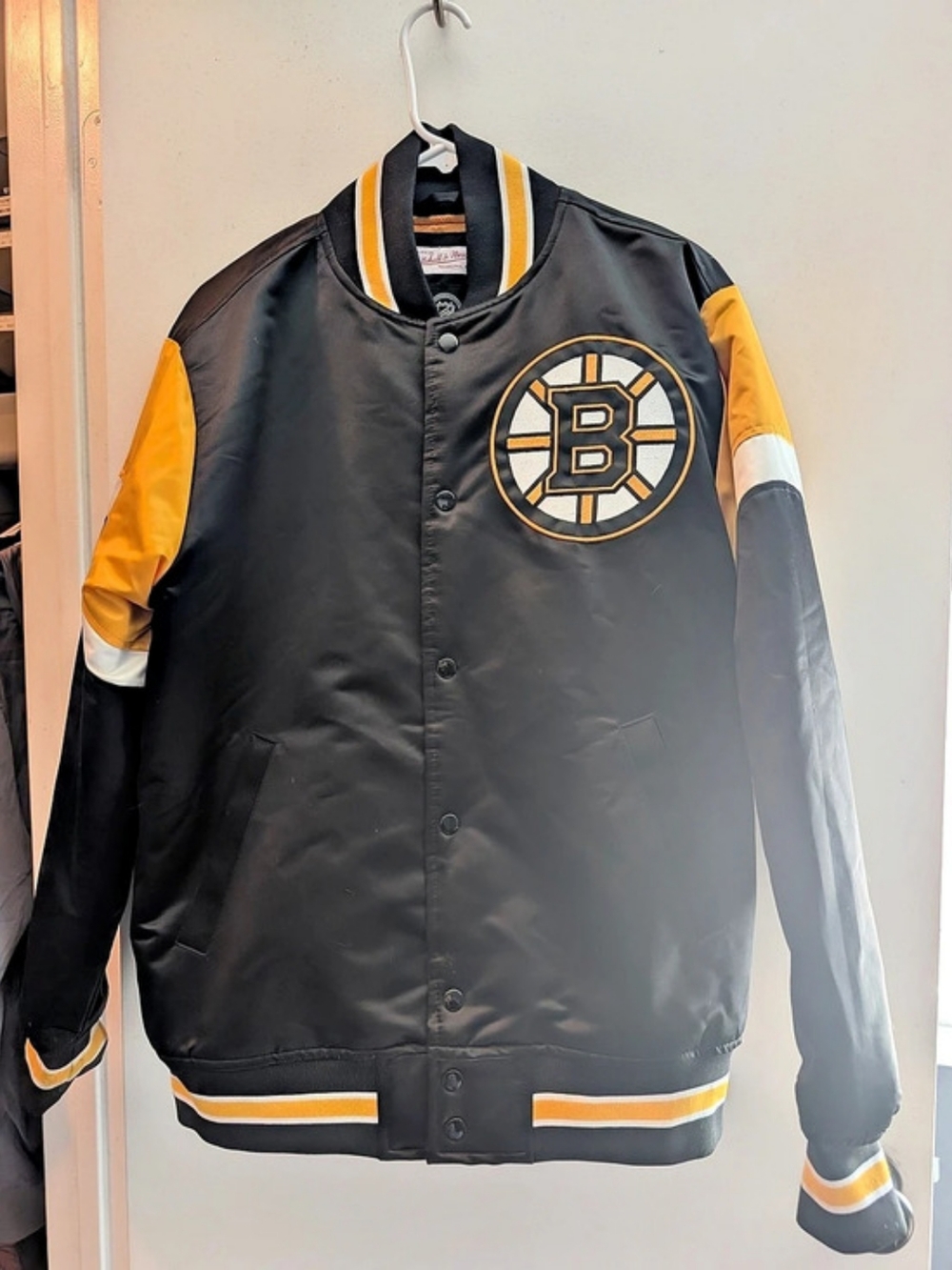 Mitchell & Ness Boston Bruins Heavyweight Satin Full-Zip Jacket Black & Gold Med